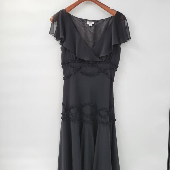 liz & co. Dresses & Skirts - VTG Liz & Co Cocktail Dress Womens 8 Black Ruffled Detail V-Neck Flutter Sleeve